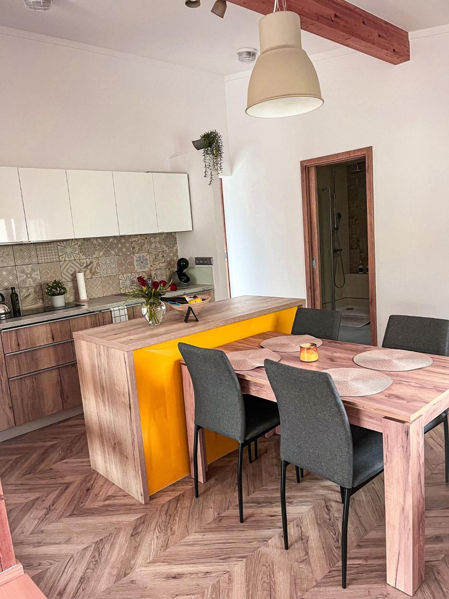 Apartman Niklan Roznov pod Radhostem Luaran gambar